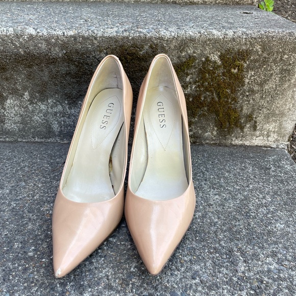 Guess camel stacked heel stilettos. Size 8.5. In good condition. - Picture 2 of 6